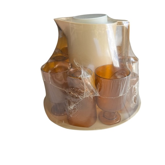 Vintage Alladin Plastics Holiday Set 2.5 Qt Pitcher Tray Goblets Amber New Retro - Picture 1 of 8